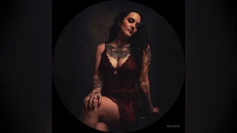 MolieFox — Warning: Addictive
