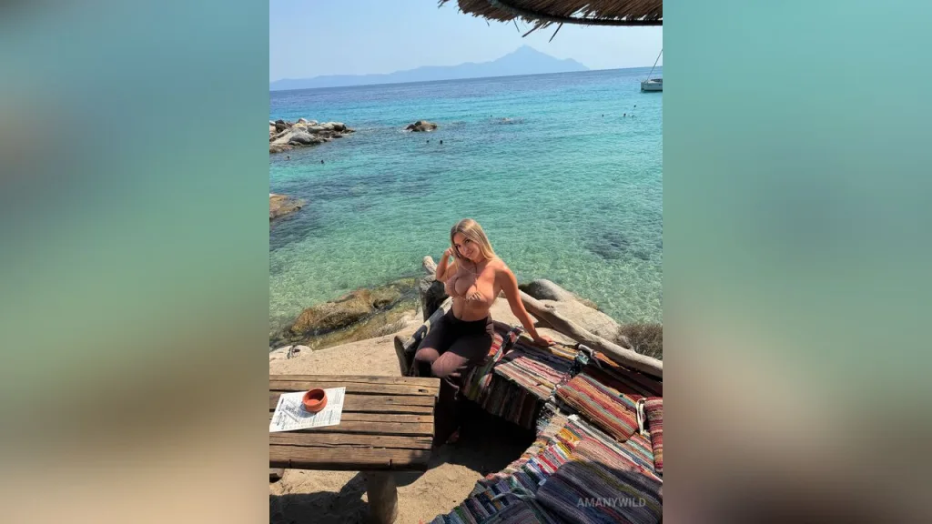 AmanyWild β Sun-Kissed Curves βοΈπ