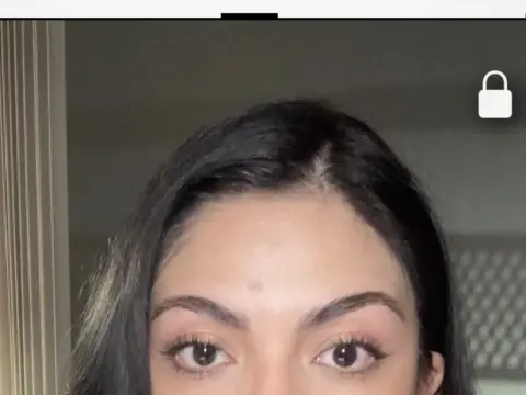 LolaPrice cam model