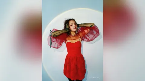 FloraWildy — red rose