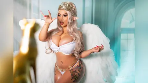 CourtneyLou — sweet temptation !!!