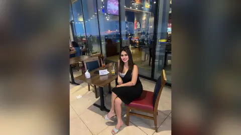 MariaHillary — Lady in Red