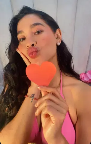 JuliaaVega — Streamate Photos