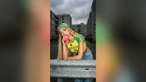 Anastasia — Favela Girl