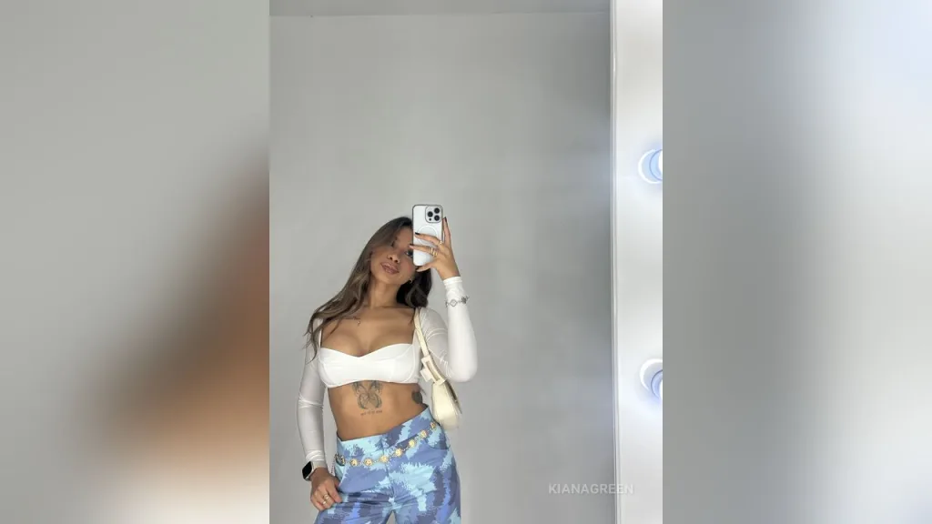 KianaGreen — look at me