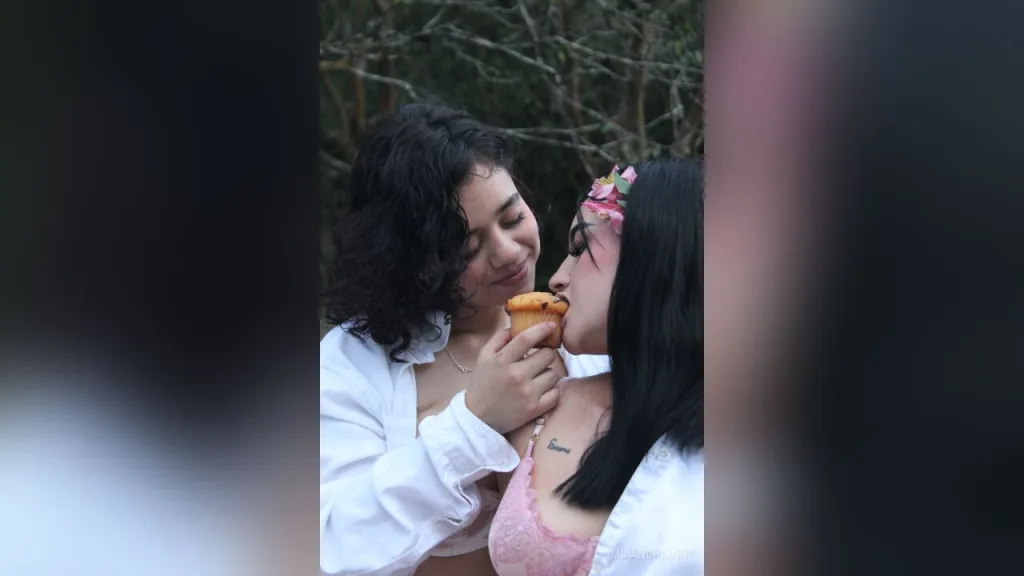 MiaAndHiann — A horny picnic ❤️🔥🤤
