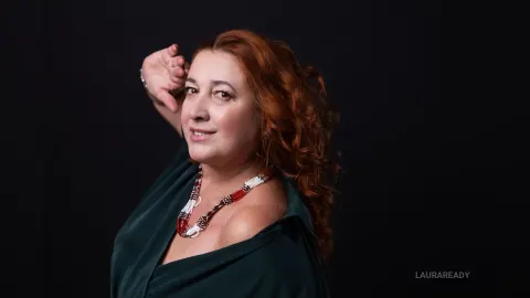 LauraReady — Elegance and passion