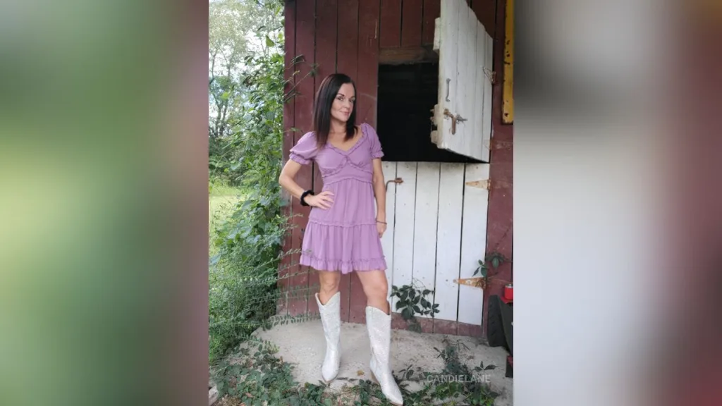 CandieLane — just a little posing for ya
