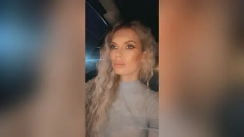 JuliaAzzuro — Selfie