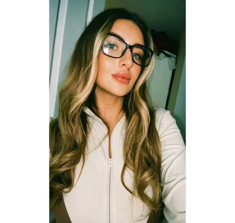 LolaxxxUK — Streamate Photos