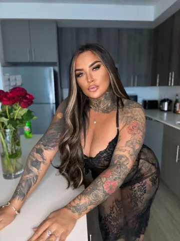 Karolinaox — Streamate Photos