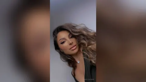 EmilyLacroix — Sexy selfies