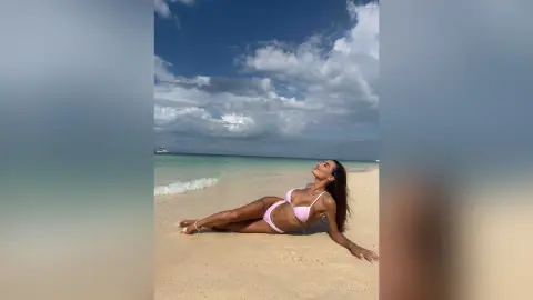 CindyCassidy — Vacay Vibes