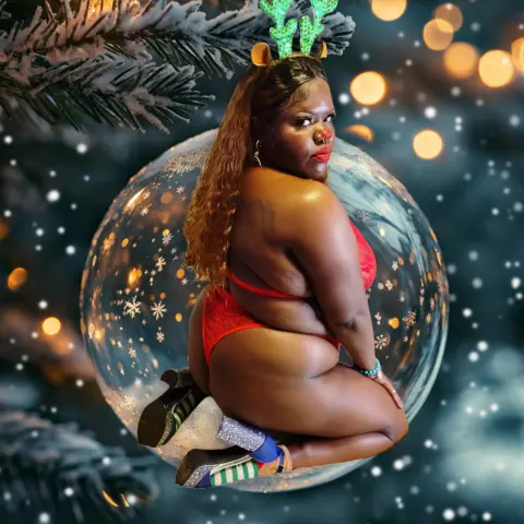 MamaMoonshine — Streamate Photos