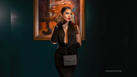 LannaCooper — In the gallery's heart