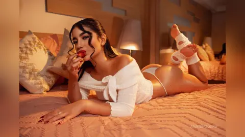 AnnieRogers — Hot Annie