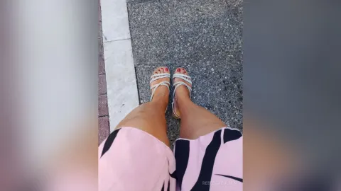RebeccaCullen — Sexy feet👠👠and hot beach🔥🔥🔥