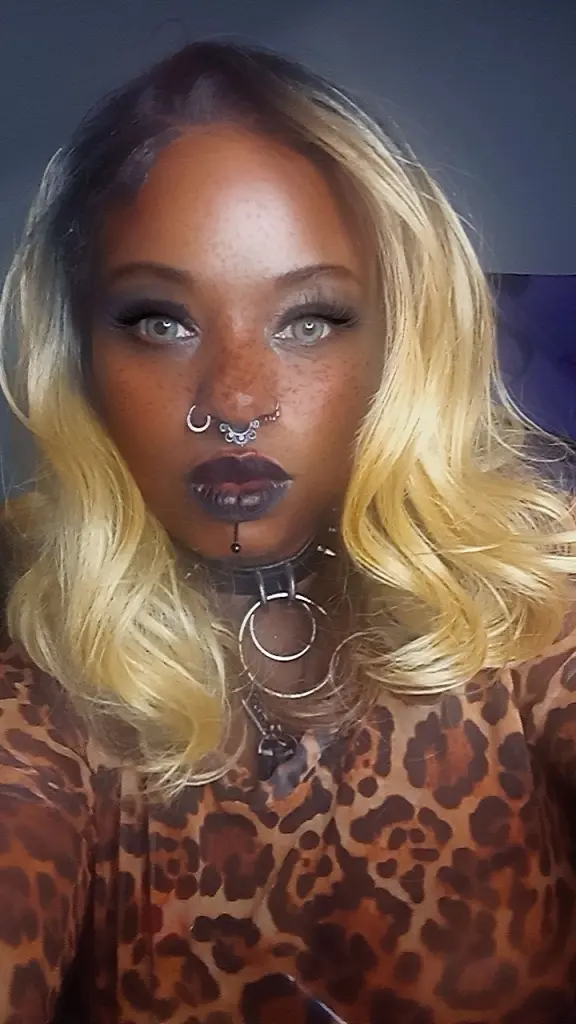 MistressRoannaWidow