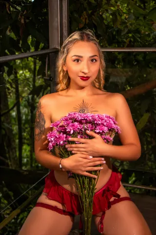 Alahia_Stone — Streamate Photos