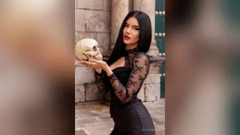 NatashaCurie — 🖤
