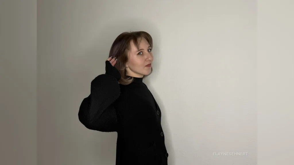ElayneSehnert — live cam