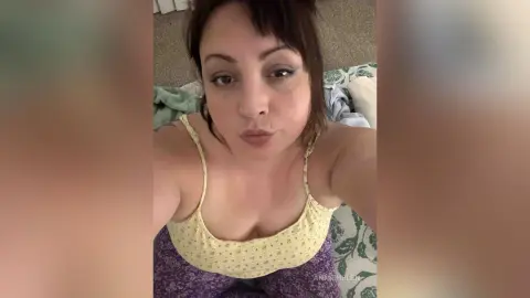AnnieHelen — Bedroom flirt
