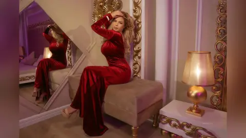 Sophie — Red shape