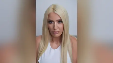 BlancheSummer — Sensual look!