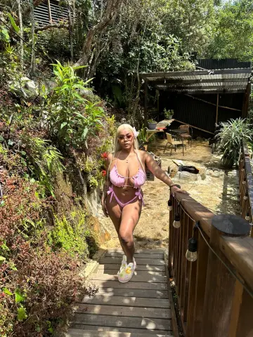 YariRose — Streamate Photos