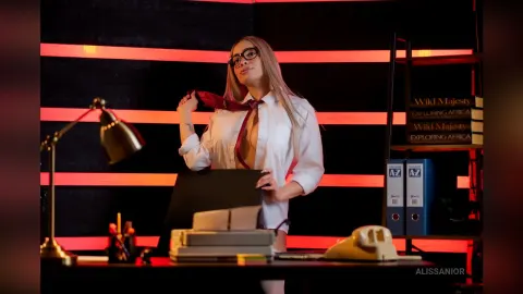 AlissaNior — 💼 The Boss Is In