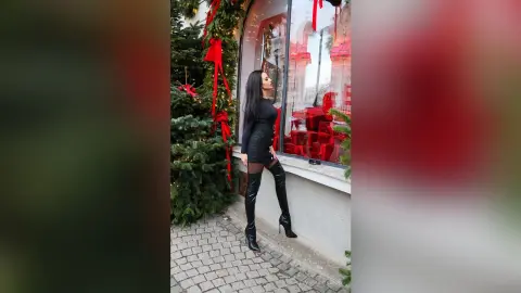 AllysonRosanne — Your Christmas present :$