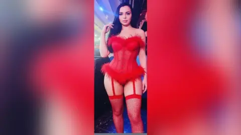 JuliaHayss — jh