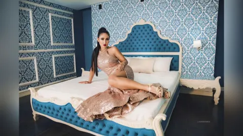 LaurenVenezs — walking on blue carpet