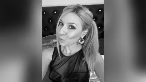 ChrissyQuinn — Cc