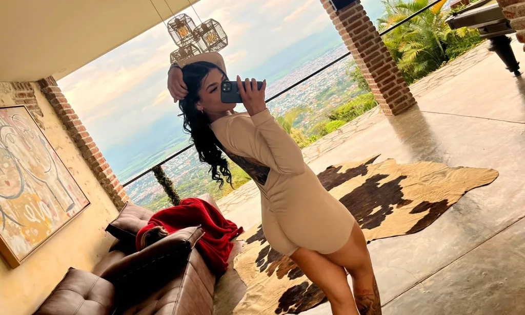 IsabellaSanzz — Streamate Photos