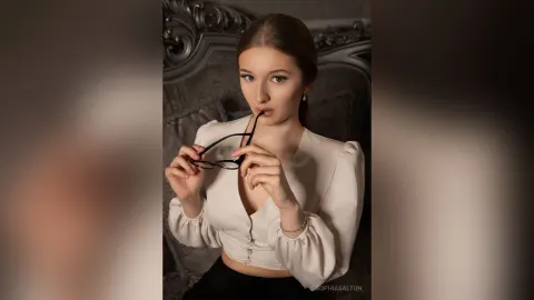 SophiaSalton — 𝔂𝓸𝓾𝓻 𝓼𝓮𝓬𝓻𝓮𝓽𝓪𝓻𝔂