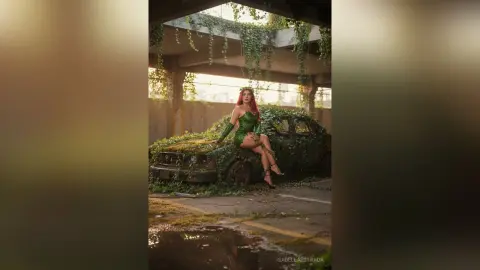 IsabellaEstrada — Love Me Closer
