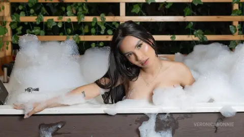 VeronicaBonnie — Bath time