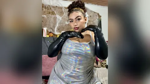 CattleyaBron — Come and check out my content😚