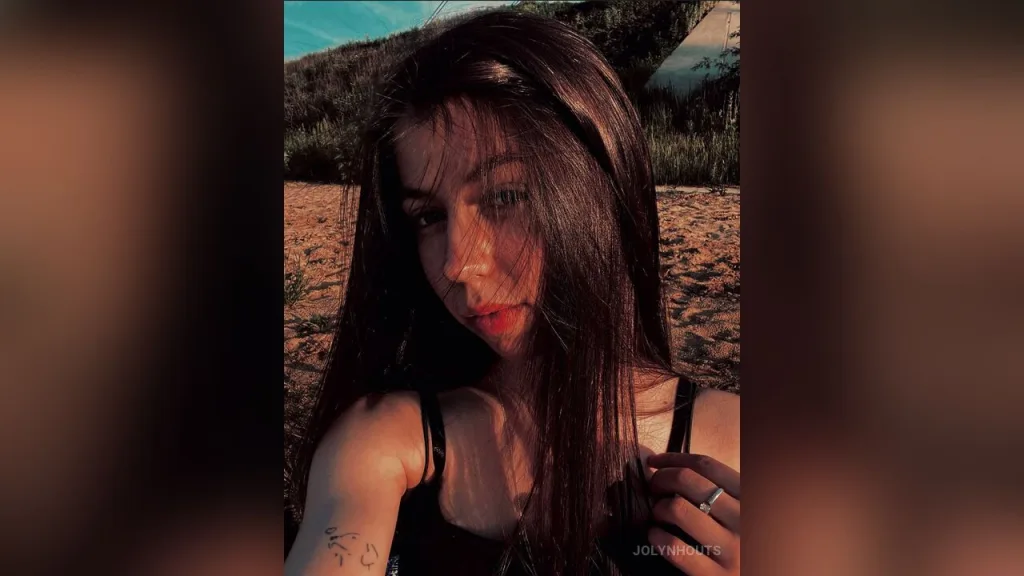 JolynHouts