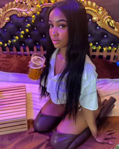 JulitPink — Streamate Photos
