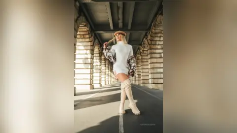 AdrianaAkerman — Paris
