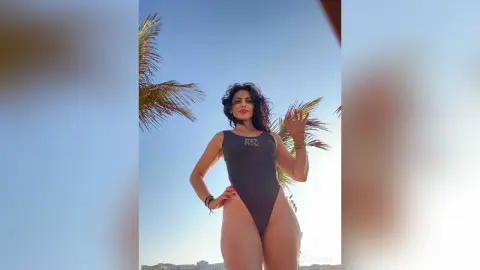 EllyParker — D VITAMIN 🏝️🍹☀️