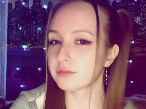 CortneyMoran cam model