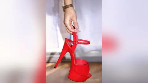 AlisonJenner — IN A VERY SENSUAL RED