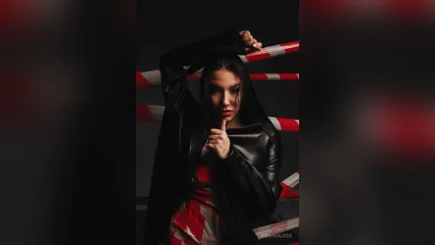 NikkiWalker — 🤭