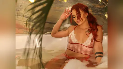 SaraHanks — Come let's get a little wet?