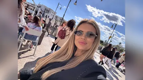 JuliaAzzuro — Pieces of me