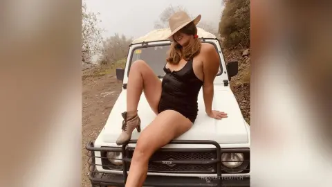 NicoletteDutch — Outdoor photo shoot
