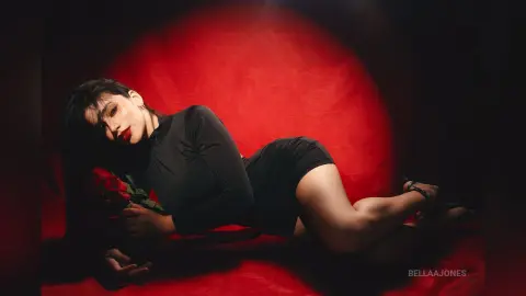 BellaaJones — my essence !  🌹